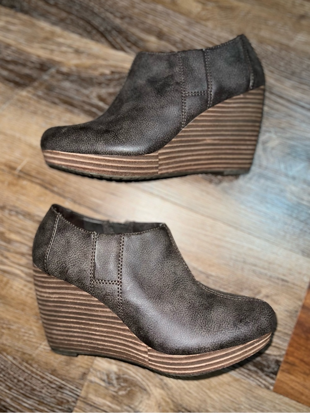 Dr. Scholl’s True Comfort Harlie Wedge Ankle Booties - Brown, Size 8 - Picture 4 of 10